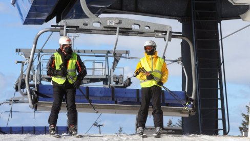 PRESELO IM SKIJANJE: Na Kopaoniku kontrola oduzima ski paseve svima koji neće da nose maske!