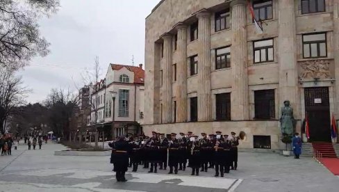 HIMNA RS ODJEKUJE ISPRED PREDSEDNIŠTVA: Poslušajte Moju Republiku u izvođenju Orkestra MUP (VIDEO)