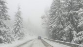 HITNO UPOZORENJE ZA VOZAČE: Oprez u vožnji zbog kiše i snega