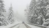 VOZAČI, OPREZ: Poledica na putevima, moguća magla