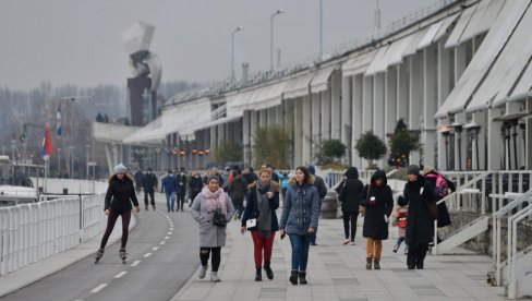 ЖЕНЕ ДУГОВЕЧНИЈЕ, ЧЕШЋЕ ДИПЛОМИРАЈУ И МАЊЕ СУ ПЛАЋЕНЕ: Најновије истраживање Републичког завода за статистику