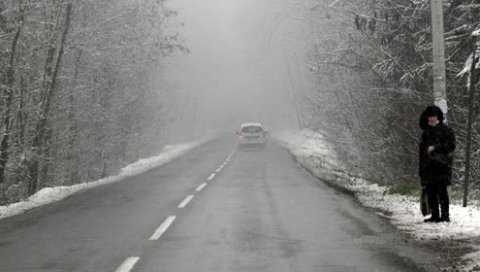УПОЗОРЕЊЕ ЗА ВОЗАЧЕ: Опрез због повећања снежног покривача у неким деловима Србије