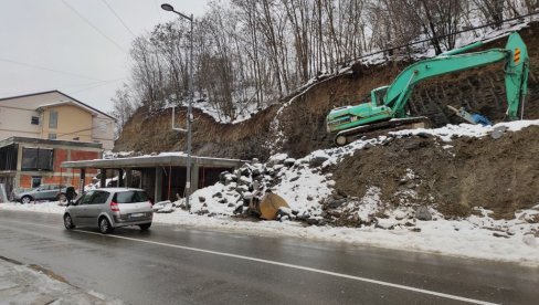 У НОВОМ ПАЗАРУ ПАО ПРВИ СНЕГ: Зима стигла, град опустео