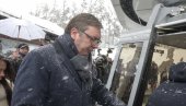 NOVA TURISTIČKA ATRAKCIJA ZLATIBORA: Vučić se provozao novom gondolom (VIDEO)