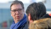 VUČIĆ SAOPŠTIO SJAJNE VESTI: Sutra u Srbiju stiže još pola miliona kineskih vakcina!