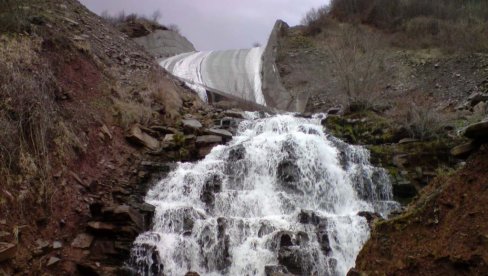 BRANA SPREČILA POTOP: Dramatična situacija na jugoistoku Srbije - bujica pretila da dođe do Niša (FOTO)