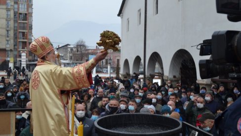 KUPALI KRST U 1.000 EVRA: Umesto plivanja za časni krst, evo šta rade Vranjanci (FOTO)