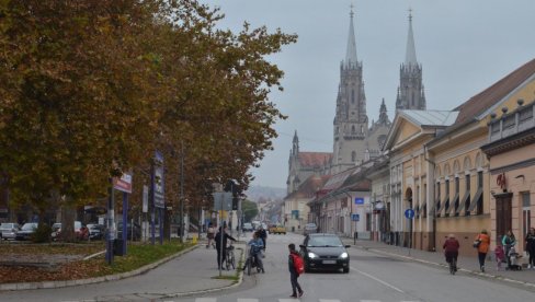 KOMUNALNA INSPEKCIJA U VRŠCU POJAČAVA RAD: Nadležni upozoravaju - Kažnjavaćemo zbog parkiranja na zelenim javnim površinama