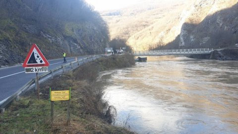 МУШКАРАЦ ИЗВРШИО САМОУБИСТВО КОД ПРИЈЕПОЉА: Додао гас, па слетео у Лим  - возило још увек није пронађено