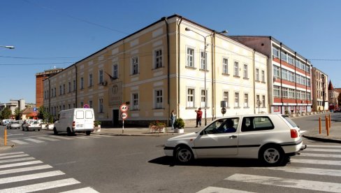 РАДОВИ У ЛОЗНИЦИ: Уредили готово све саобраћајнице, по тротоарима траке за слепе и слабовиде (ФОТО)