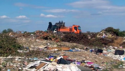 SMETLIŠTA I PO NJIVAMA: GO Surčin ulaže napore da ukloni mnogobrojne divlje deponije koje neodgovorni građani formiraju širom opštine