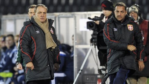 ШТА ЈЕ ДОЧЕКАО? Бивши селектор Србије постао помоћник легенди Манчестер јунајтеда!