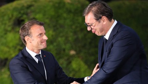 ВУЧИЋ ЧЕСТИТАО МАКРОНУ: Француска може да рачуна на Србију као на искреног пријатеља и партнера (ФОТО)