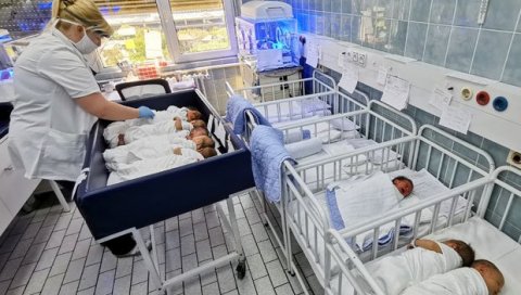 ТОКОМ ЈАНУАРА 112 ПОРОЂАЈА: У добојској болници на свет дневно долази пет беба