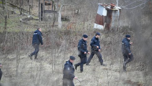 POLICIJA PETI DAN U RITOPEKU: Vikendica Velje Nevolje pod opsadom – traga se za dokazima surovih zločina (FOTO)