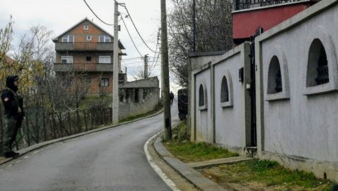 ЕВО ШТА СЕ ДАНАС ДЕШАВА У РИТОПЕКУ: До сада невиђене фотографије куће из другог угла (ФОТО)