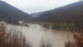 LIM POPLAVIO DESETINE HEKTARA ORANICA: Rekom ponovo pluta velika količina smeća (VIDEO)