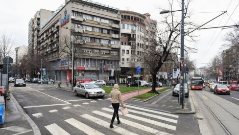 УДАРИО У ГЛАВУ ЗАПОСЛЕНОГ У МИНИСТАРСТВУ: Нападач пуштен да се брани са слободе УДАРИО У ГЛАВУ ЗАПОСЛЕНОГ У МИНИСТАРСТВУ: Нападач пуштен да се брани са слободе