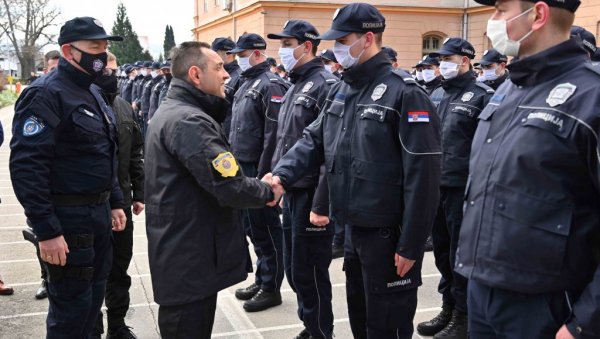 НЕМА МОЋНЕ СРБИЈЕ БЕЗ СНАЖНЕ СРПСКЕ ПОЛИЦИЈЕ: Министар полиције  Александар Вулин посетио ЦОПО у Сремској Каменици