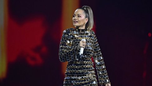 RITA ORA IZBAČENA IZ ŠOUA: Zbog neodgovornog ponašanja i kršenja mera samoizolacije