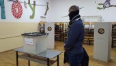 ПОЧЕЛИ ЛОКАЛНИ ИЗБОРИ НА КИМ: Биралишта отворена у 7 сати, Српска листа излази под бројем 170