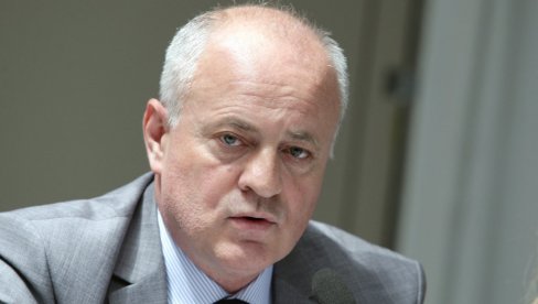 TOK SE PROSLAVIO: Mafiju“ koja je zarađivala 700 evra mesečno po članu predstavili kao hapšenje godine!