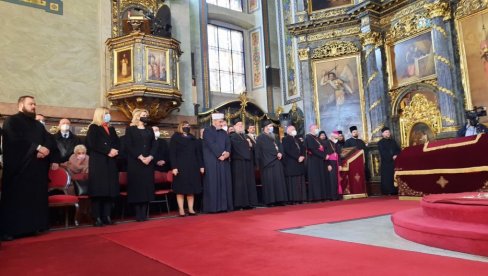 LITURGIJA U SABORNOJ CRKVI: Političari, sportisti, glumci - brojne javne ličnosti prisustvuju ustoličenju patrijarha Porfirija (FOTO)