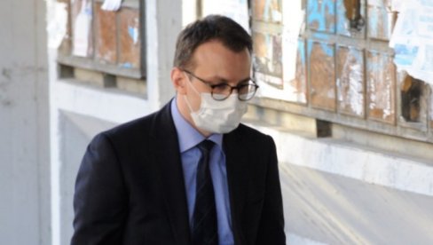 DA BUDE SA SRBIMA NA NAJVEĆI HRIŠĆANSKI PRAZNIK: Petković na ponoćnoj Vaskršnjoj liturgiji u manastiru Gračanica DA BUDE SA SRBIMA NA NAJVEĆI HRIŠĆANSKI PRAZNIK: Petković na ponoćnoj Vaskršnjoj liturgiji u manastiru Gračanica