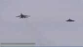 OVO SE NE VIĐA NI NA AERO-MITINZIMA: Ovako izgleda vazdušna bitka dva najbolja ruska lovca Su-35 i Su-57 (VIDEO)