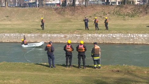 PRETRAŽUJU SVAKI PEDALJ NIŠAVSKOG DNA: Spasioci ne odustaju od potrage za pirotskom srednjoškolkom