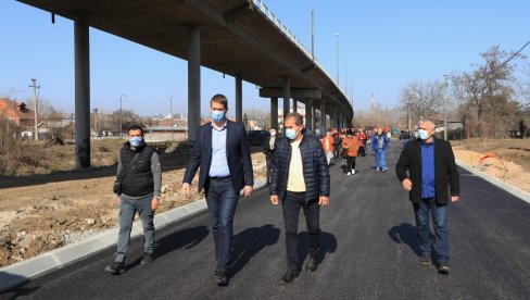 ЗАВРШЕТАК ВАЖНЕ САОБРАЋАЈНИЦЕ: Градоначелник Крагујевца Никола Дашић обишао радове