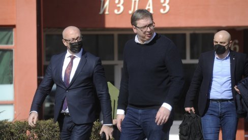 SVIM SRBIMA NA KOSMETU NOVČANA POMOĆ: Detalji razgovora Vučića sa političkim predstavnicima našeg naroda na KiM