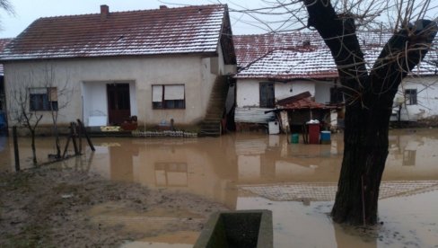 POSLEDICE NEVREMENA U LESKOVCU:  Pod vodom brojna sela