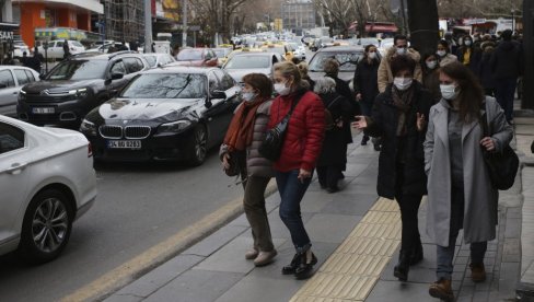 МИНИСТАР ЗДРАВЉА ТУРСКЕ: Скок броја заражених због нових сојева короне