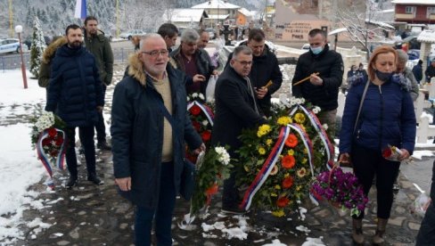 ПОМЕН НА ВЕЧНОЈ СТРАЖИ: Обележено 28 година од страдања Дервенћана, бораца Војске РС у Власеници