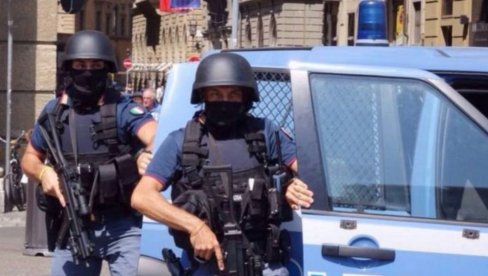 ZAPLENJENE 5,3 TONE KOKAINA: Velika akcija italijanske policije kod obale Sicilije