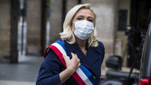 LE PEN POZVALA FRANCUSKE VLASTI: Koristite rusku i kinesku vakcinu