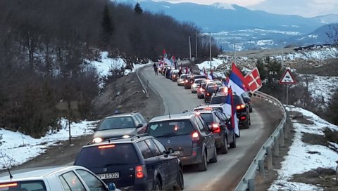 НАРОД ВЕЋ СЛАВИ ПОБЕДУ: Широм Црне Горе ауто колоне подршке српској браћи