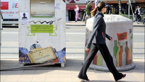 NEMA RECIKLAŽE GARDEROBE: JKP Čistoća sa ulica uklonila posude za odlaganje tekstilnog otpada