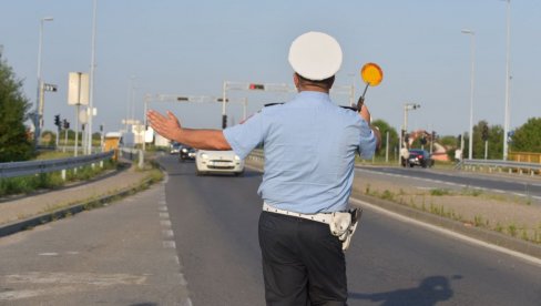 VOZIO 252 KILOMETARA NA ČAS TAMO GDE JE DOZVOLJENO 130! Policija na auto-putu isključila iz saobraćaja državljanina Severne Makedonije