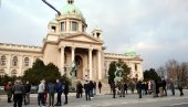 UGOSTITELJI BLOKIRALI CENTAR BEOGRADA: Protestuju zbog novih mera (FOTO)