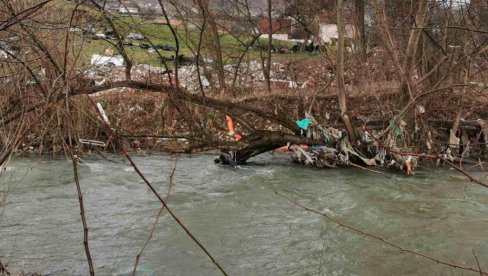 UŽAS U RAŠKOJ, DEČAKA (9) ODNELA BUJICA: Nakon nekoliko minuta pojavili se oni i sprečili tragediju UŽAS U RAŠKOJ, DEČAKA (9) ODNELA BUJICA: Nakon nekoliko minuta pojavili se oni i sprečili tragediju