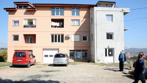 ПРЕСУДА ЗА ОТМИЦУ У ЛЕШТАНАМА: Македонца затворио у стан због дуга ПРЕСУДА ЗА ОТМИЦУ У ЛЕШТАНАМА: Македонца затворио у стан због дуга