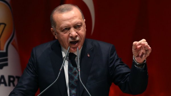 ОВАЈ ВАРВАРИН ВУЧЕ ЦЕО СВЕТ У КАТАСТРОФУ: Ердоган брутално извређао лидера једне државе