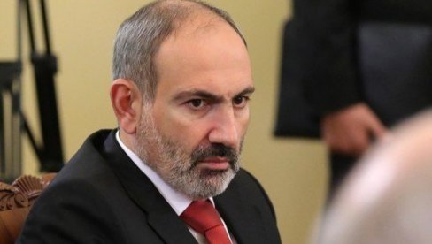 PAŠINJAN ZAPRETIO: Promeniću Ustav zbog mirovnog sporazuma sa Azerbejdžanom