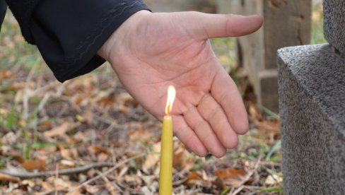 SAHRANJEN UČITELJ BIBER: Decu učio poštenju, a ne samo knjigama - bahati vozač ga udario i pobegao, on se 17 dana borio za život SAHRANJEN UČITELJ BIBER: Decu učio poštenju, a ne samo knjigama - bahati vozač ga udario i pobegao, on se 17 dana borio za život
