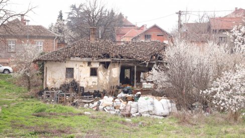 ВЛАЈКОВИЋЕВА КУЋА ЧЕКА НЕИМАРЕ: ГО Гроцка са Заводом за заштиту споменика покреће обнову културног добра у Улици 17. октобра