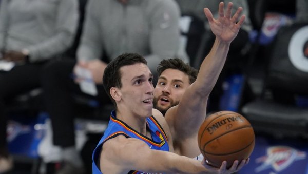 НБА ЛИГА: Покушевски се повредио, Дончић није могао сам да донесе Даласу победу, играо и Марјановић (ВИДЕО)