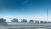 KRIM JE TVRĐAVA KOJA NEĆE PASTI: Nepregledne kolone ruskih tenkova i opreme se danima prebacuju Kerčkim mostom (VIDEO)