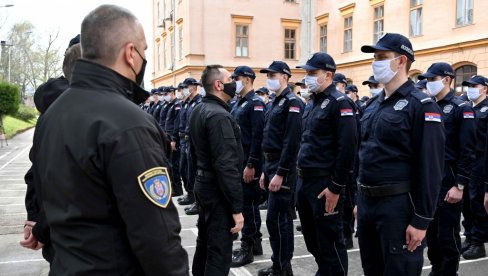 BIĆEMO SIGURNIJI I BEZBEDNIJI: Ministar Vulin pozvao mlade da se prijave na konkurs za pozornike